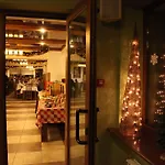 斯拉夫斯基酒店